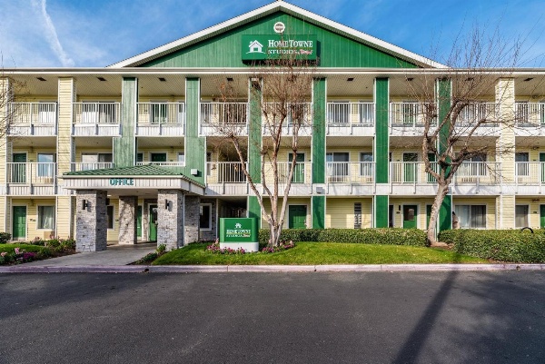 HomeTowne Studios by Red Roof Fresno - West Main image